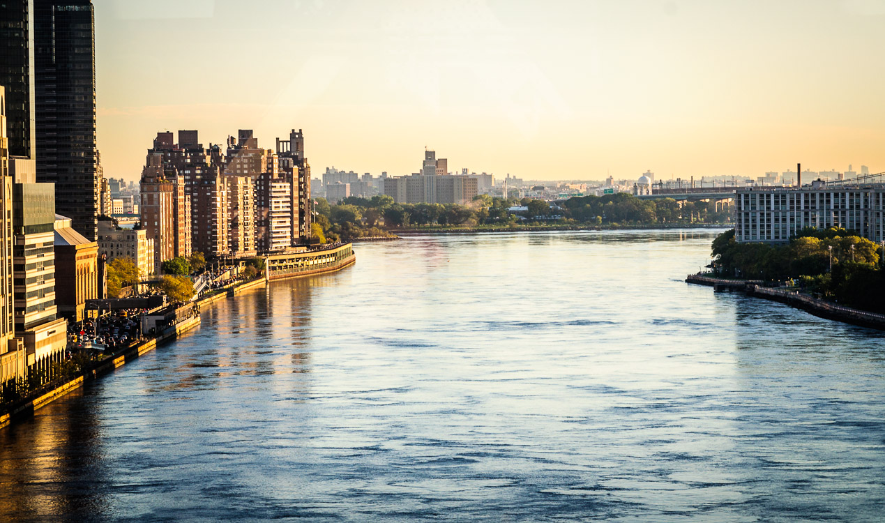 East River Photo from the Roosevelt Island Tram by Dayton Photographer Alex Sablan